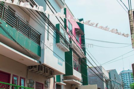 Jual Rumah Kost HGB 45 Kamar Luas Tanah 256 m2, Bangunan 700 m2, 3,5 Lantai di Bendungan Hilir, Jakarta Pusat
