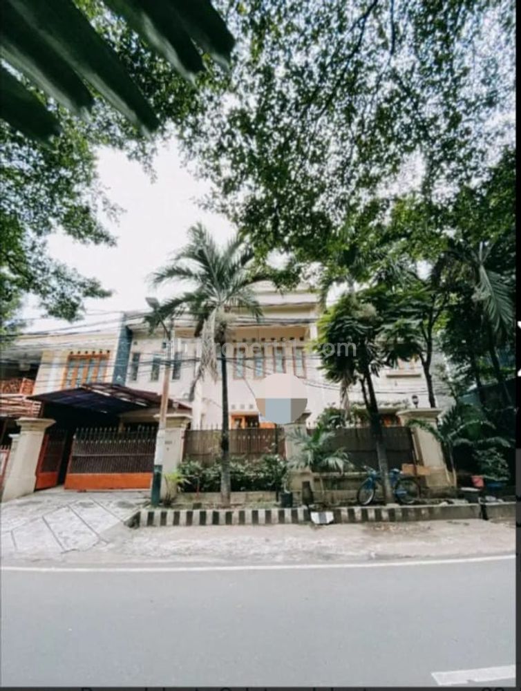 Jual Cepat Rumah Siap Huni Luas 366 m2 di Birah, Hanya 50 Meter dari Jalan Suryo, Dekat Senopati, SCBD, Kebayoran Baru, Jakarta Selatan