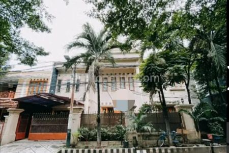 Jual Cepat Rumah Siap Huni Luas 366 m2 di Birah, Hanya 50 Meter dari Jalan Suryo, Dekat Senopati, SCBD, Kebayoran Baru, Jakarta Selatan