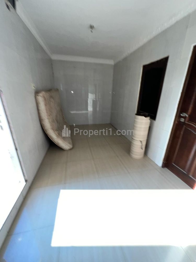 Dijual Rumah di Wiguna Timur, Posisi Hook, Butuh Cepat Laku, Lokasi Strategis, Dekat Bandara Juanda