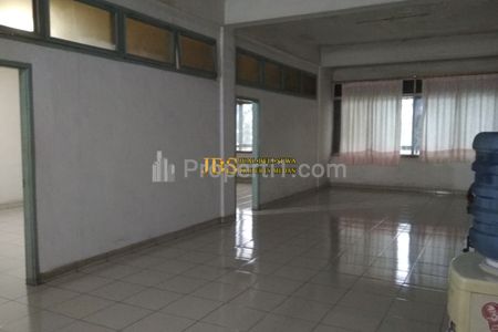 Jual Ruko 3,5 Tingkat Siap Huni di Jalan Gatot Subroto (Dekat Jl. Kapten Muslim) Medan