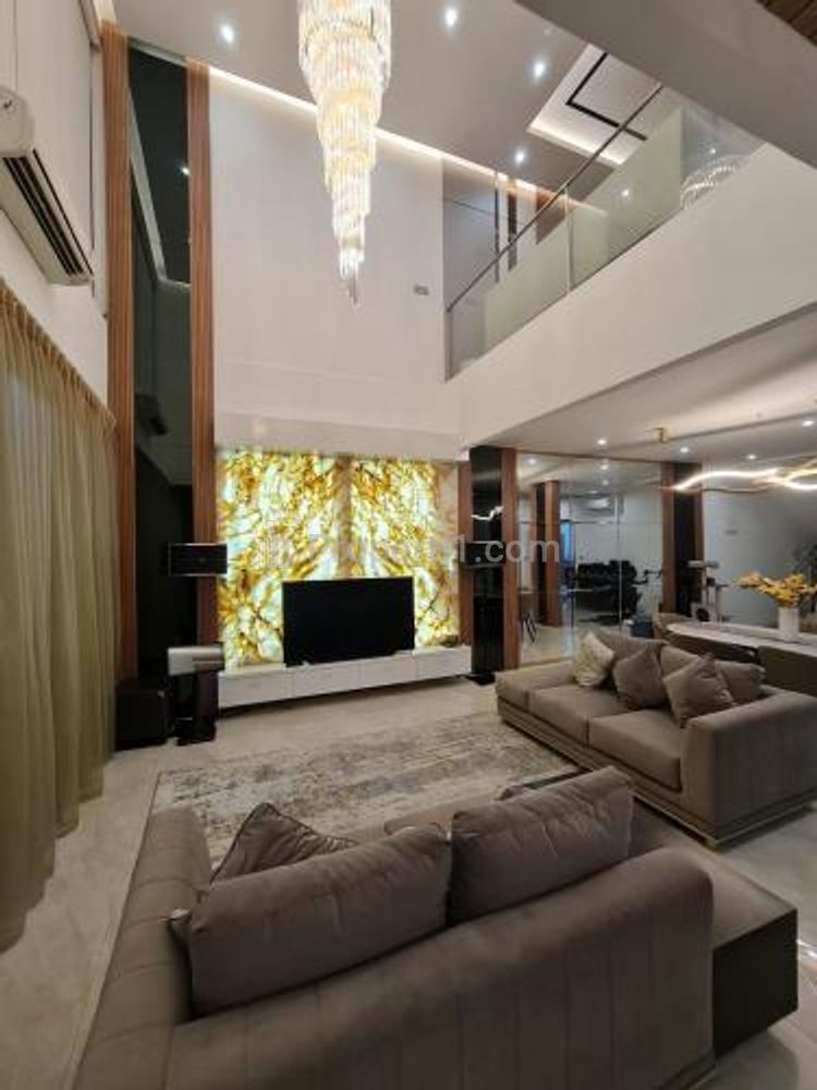 Dijual Rumah di River Valley Residence Jakarta Selatan - Brand New Renovated 4 BR - Best Unit dan Furnitures