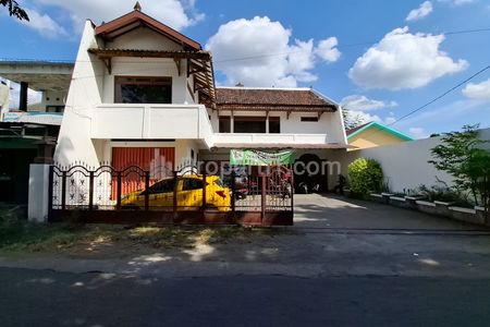 Dijual Kost Istimewa 40 Kamar Full Penghuni Pinggir Jalan Sorowajan Bantul Yogyakarta Dekat AMPLAZ, JEC