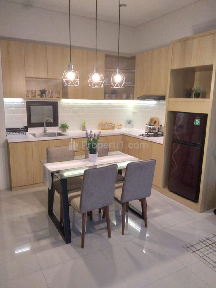 Dijual Rumah 5x10 2 Lantai Siap Huni 2 Kamar Tidur di Kembangan Jakarta Barat
