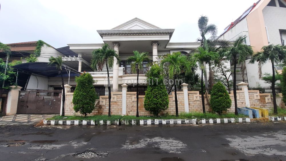 Jual Rumah Dharmahusada Indah Utara Surabaya Lebar 26 Meter