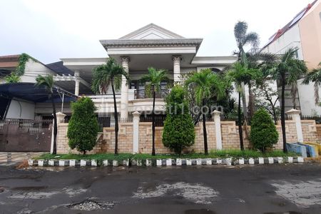 Jual Rumah Dharmahusada Indah Utara Surabaya Lebar 26 Meter