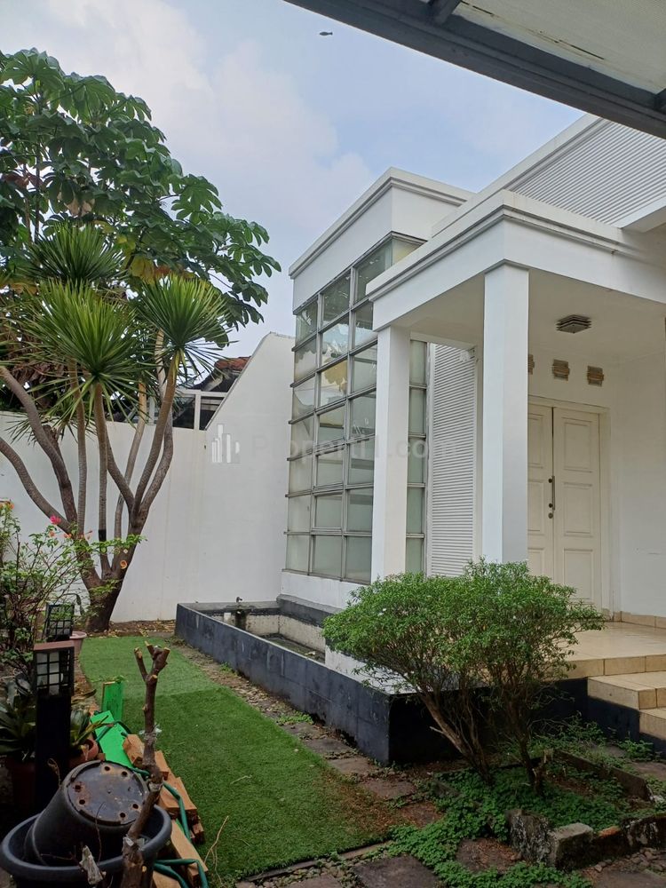 Rumah Disewakan Semi Furnished Dalam Komplek Dekat Polsek Cinere, Depok