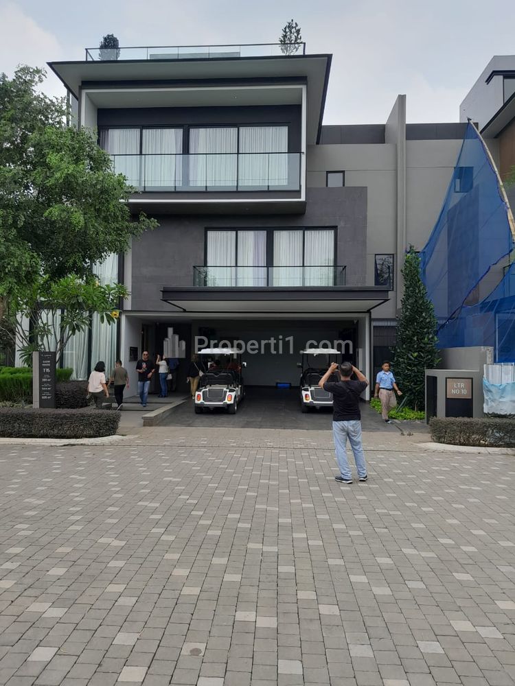 Jual Rumah Sultan Cluster Layton at Navapark BSD Tangerang