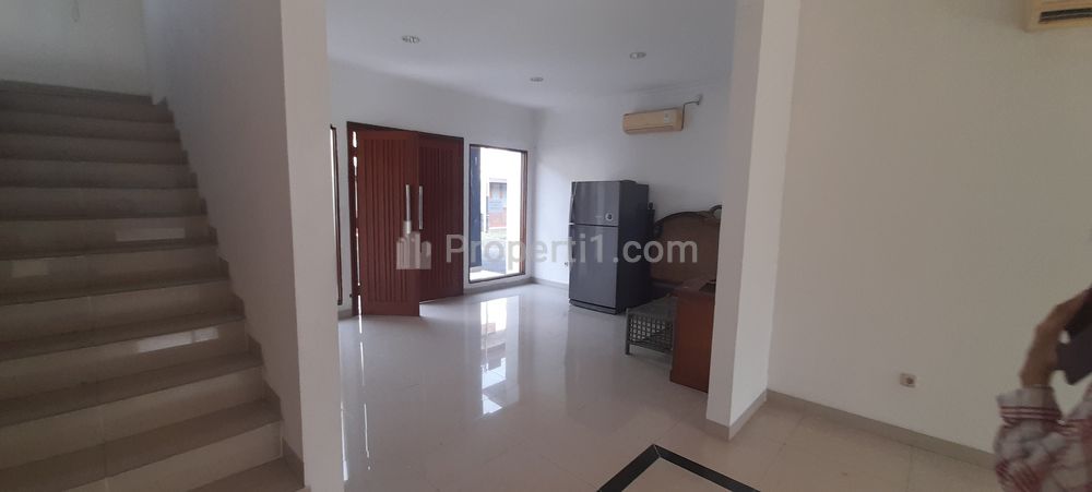 Sewa Murah Rumah Townhouse Besar Bisa Buat Kantor di Pejaten Barat, Dekat Kemang, Gonzaga, Ampera, Mampang Prapatan, Jakarta Selatan