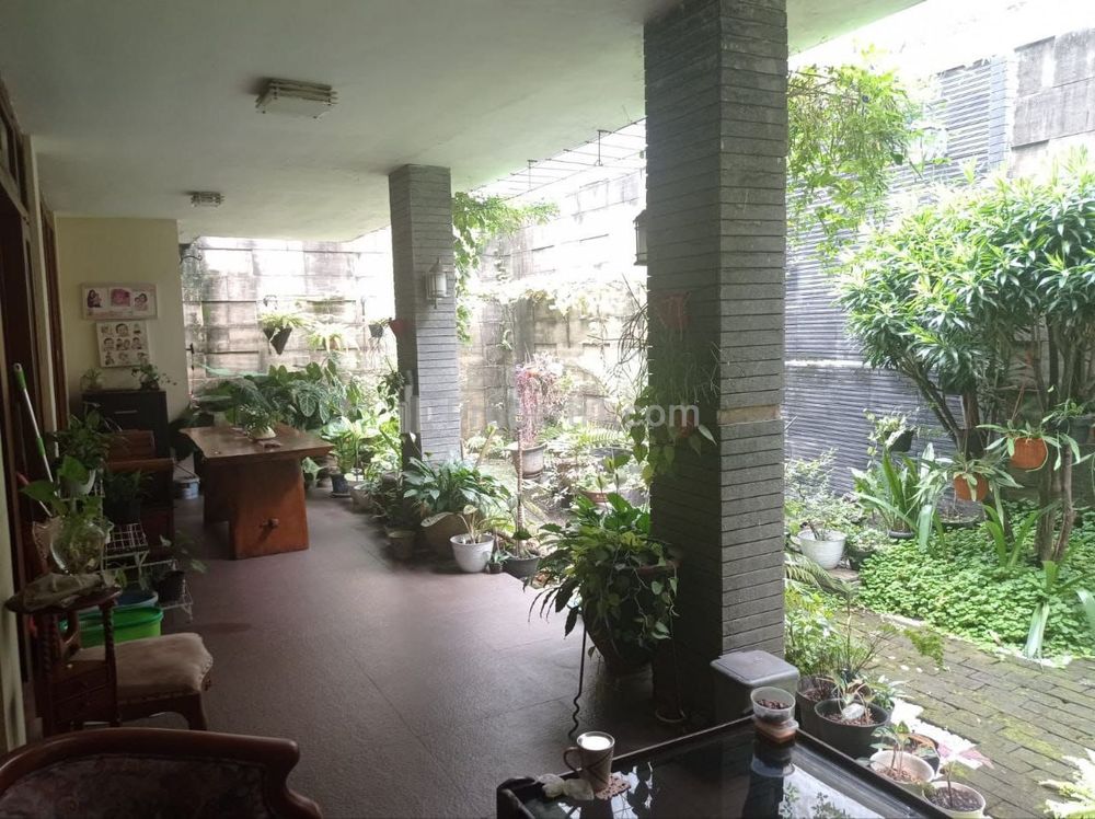 Dijual Rumah Mewah 2 Lantai Bisa untuk Kantor di Antapani Bandung Kota