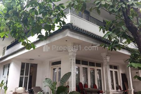 Jual Rumah Huk SHM Luas Tanah 1100 m2, Bangunan 500 m2 di Prapanca Raya, Kebayoran Baru, Jakarta Selatan