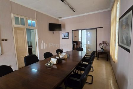 Jual Cepat Rumah SHM Menteng Bisa untuk Kantor dan Usaha, Luas Tanah 591 m2, Bangunan 391 m2, Strategis, Jakarta Pusat