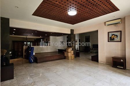 Dijual Rumah Mewah Elit dengan Swimming Pool di Area Melawai, Kebayoran Baru, Jakarta Selatan