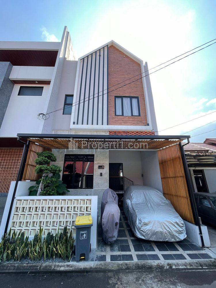 Dijual Rumah Lux 2 Lantai Full Furnish di Antapani City Mas Bandung