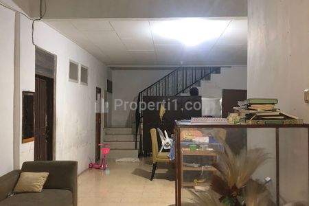 Dijual Rumah 2 Lantai di Jalan Rawa Selatan, Senopati, Kebayoran Baru, Jakarta Selatan