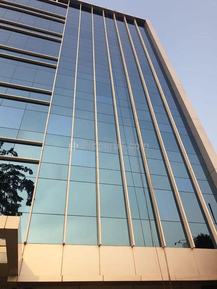 Jual Gedung Baru SHM 8.5 Lantai di Raya Mampang, Luas Tanah 1400 m2, Bangunan 8800 m2, Mampang Prapatan, Jakarta Selatan