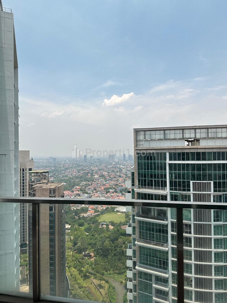 For Rent Apartment Kemang Village Penthouse 4+1 BR Full Furnished Private Lift 