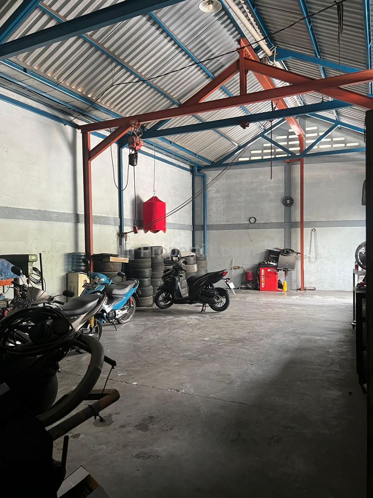 Dijual Gudang Luas 250 Lokasi di Narangong Indah Bekasi Harga Nego