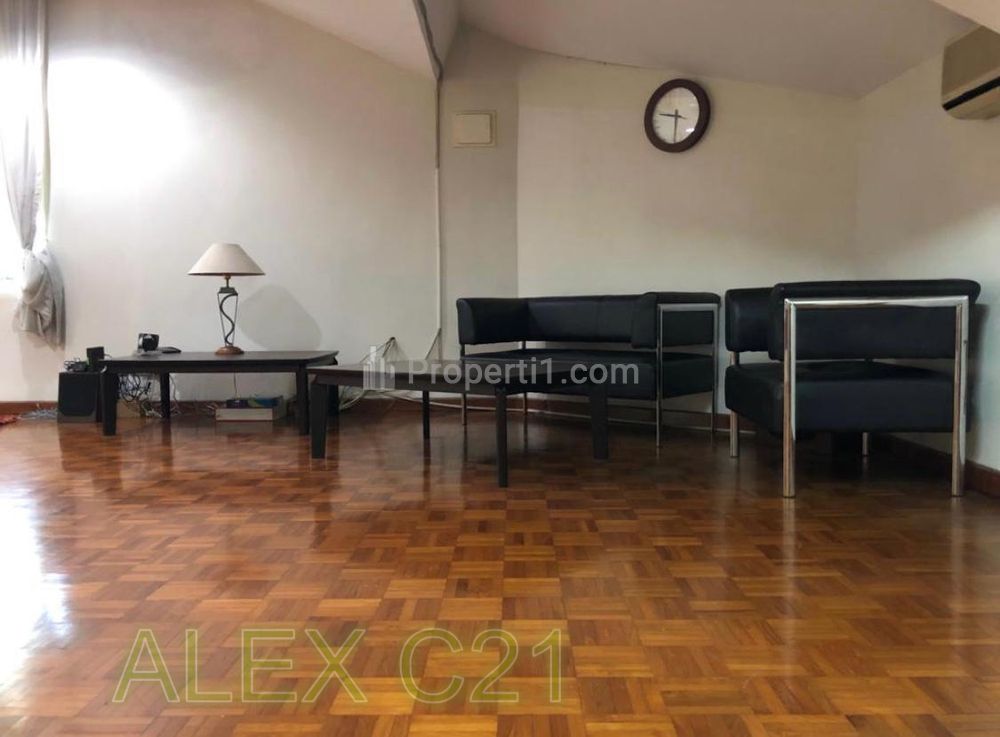 Dijual Rumah Lokasi Strategis di Taman Aries Meruya Utara Ilir, Kembangan, Jakarta Barat