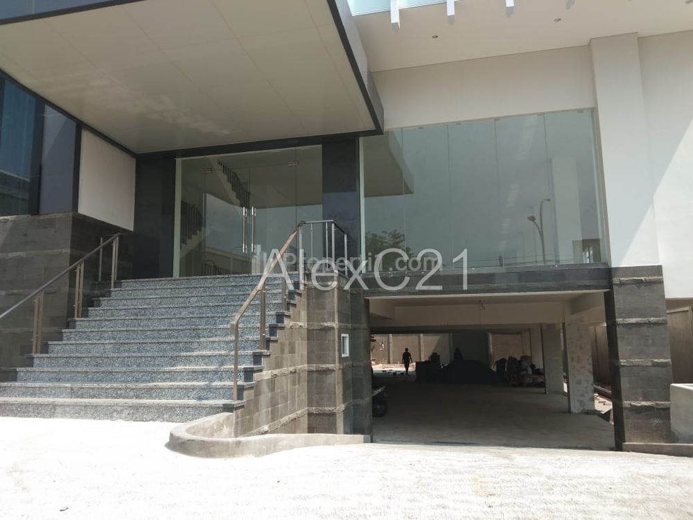 Dijual Gedung Baru di Utan Kayu Selatan, Matraman, Jakarta Timur