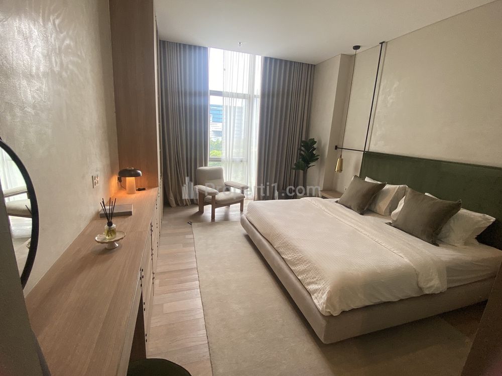 Dijual Apartemen Verde Two 2 Kamar Tidur Siap Huni Semi Furnish di Kuningan Jakarta Selatan