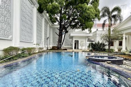 Jual Cepat Rumah Klasik Harga di Bawah NJOP di Jalan Metro Pondok Indah Jakarta Selatan