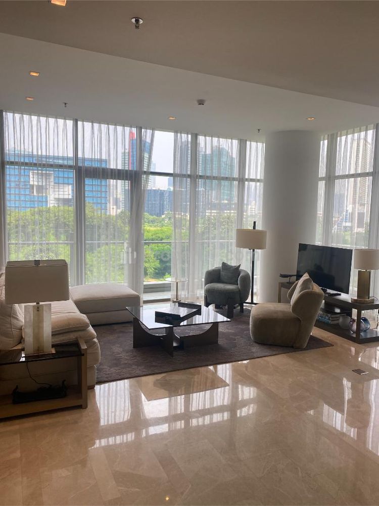Dijual Apartemen Verde Two 3 BR Semi Furnish Siap Huni di Kuningan Jakarta Selatan