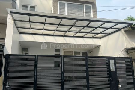 Jual Rumah 6x15 Dalam Komplek Taman Ratu Jakarta Barat (TR185)