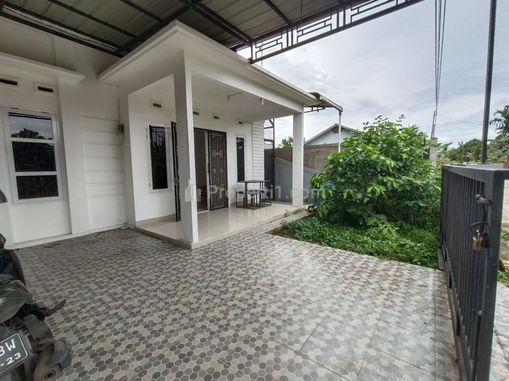 Jual Rumah Siap Huni di Purnama Pontianak Selatan, Harga Murah, Lengkap dengan Perabot, Lingkungan Aman, Dekat Sekolah dan Universitas