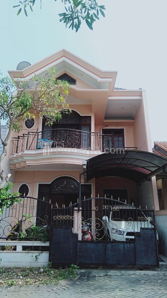 Jual Rumah SHM di Taman Puspa Raya Citraland Surabaya, Bagus Strategis