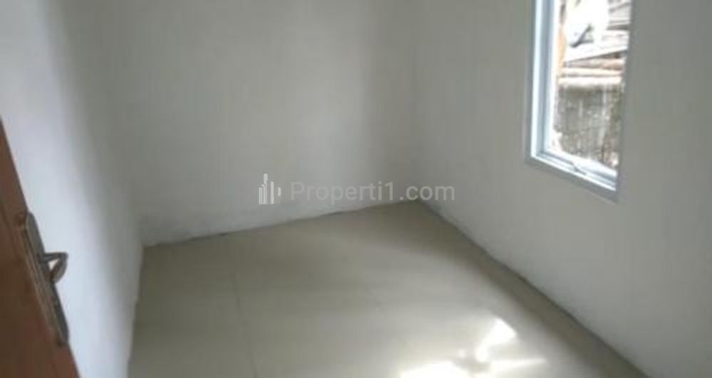Jual Rumah di Tangerang Selatan Dalam Gerbang Kosan / Kontrakan  - 2 BR Unfurnished Cocok untuk Buka Usaha Warung Makan