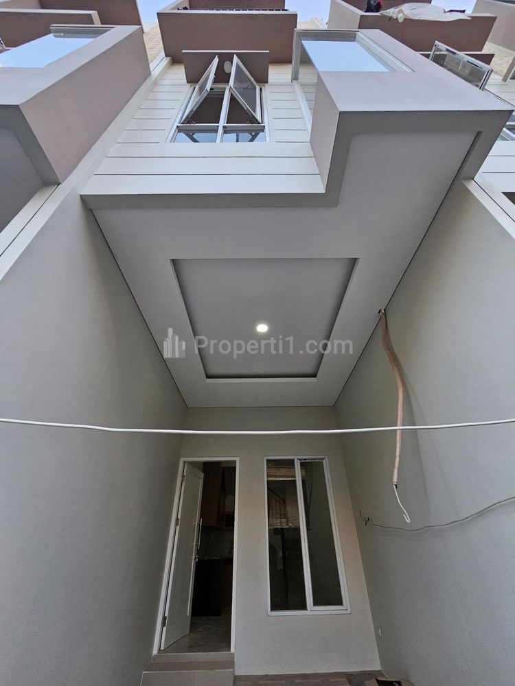 Jual Rumah Baru 3x13.5 Lokasi Strategis di Taman Ratu Jakarta Barat (TR183b)