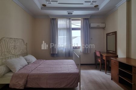 Sewa Rumah di Menteng Jakarta Pusat - 4 Kamar Tidur Furnished