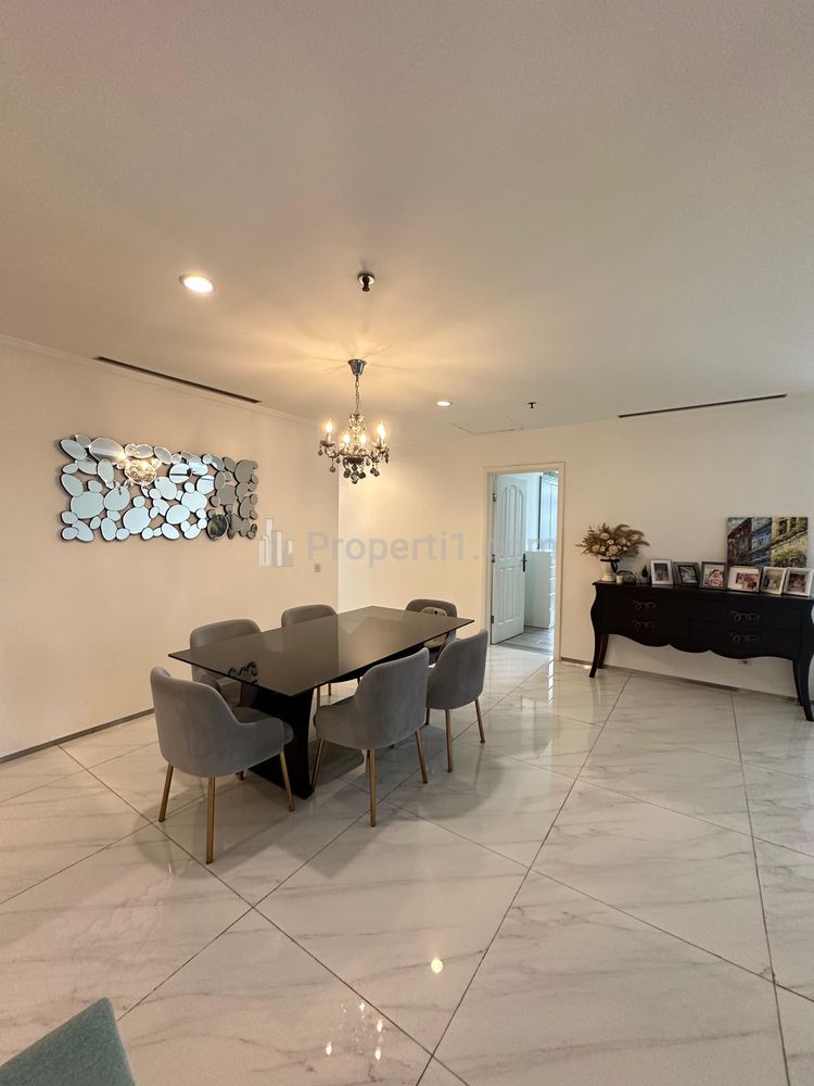 For Sale Apartment Kusuma Chandra SCBD 3+1 BR Full Furnished