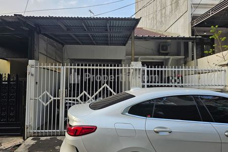 Jual Rumah Lokasi Strategis 6x18 di Taman Ratu Jakarta Barat (TR196)