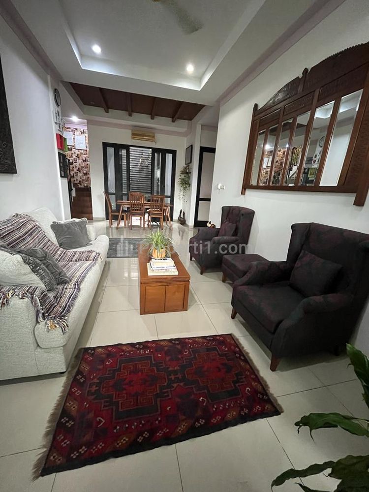 Dijual Rumah Strategis Cilandak, Jakarta Selatan