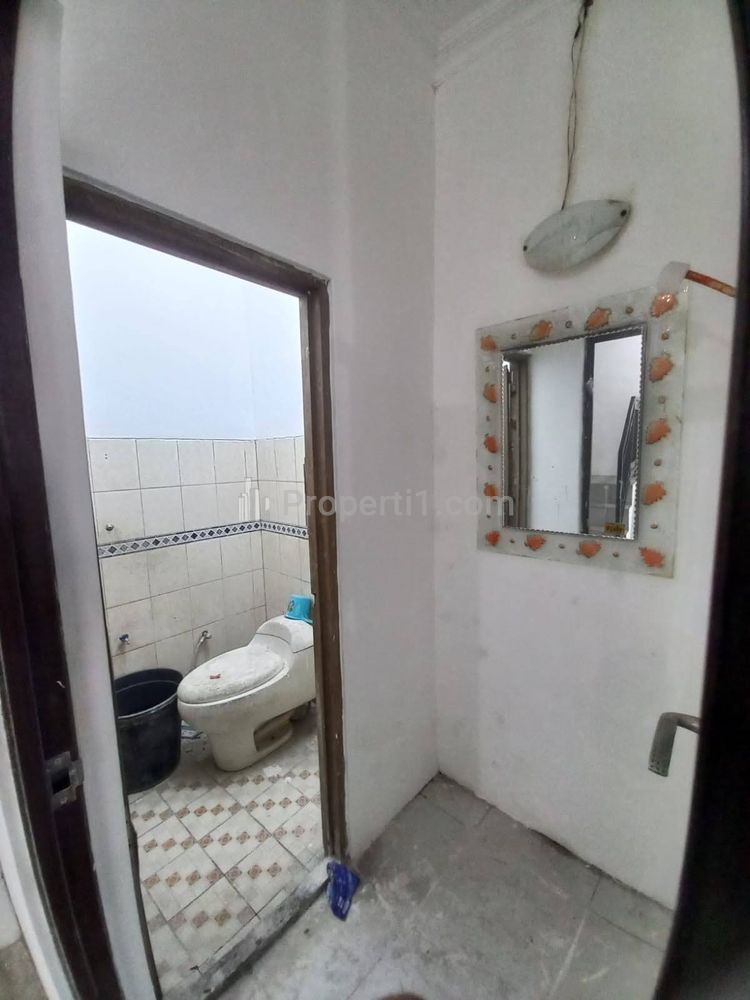 Sewa Rumah 2,5 Lantai di Joyoboyo Wonokromo Surabaya