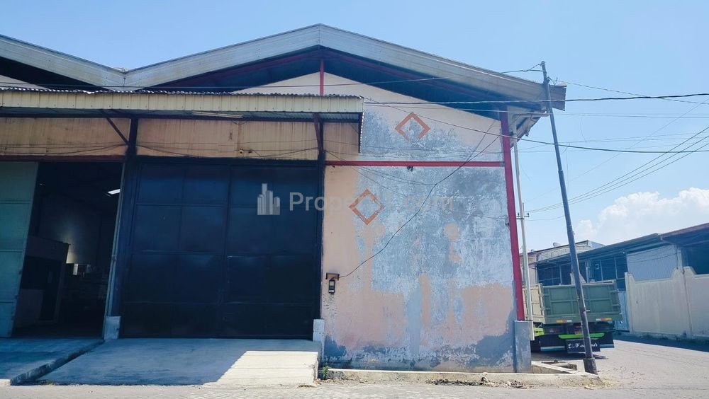 Dijual Gudang Margomulyo Indah Lokasi Super Strategis Siap Pakai
