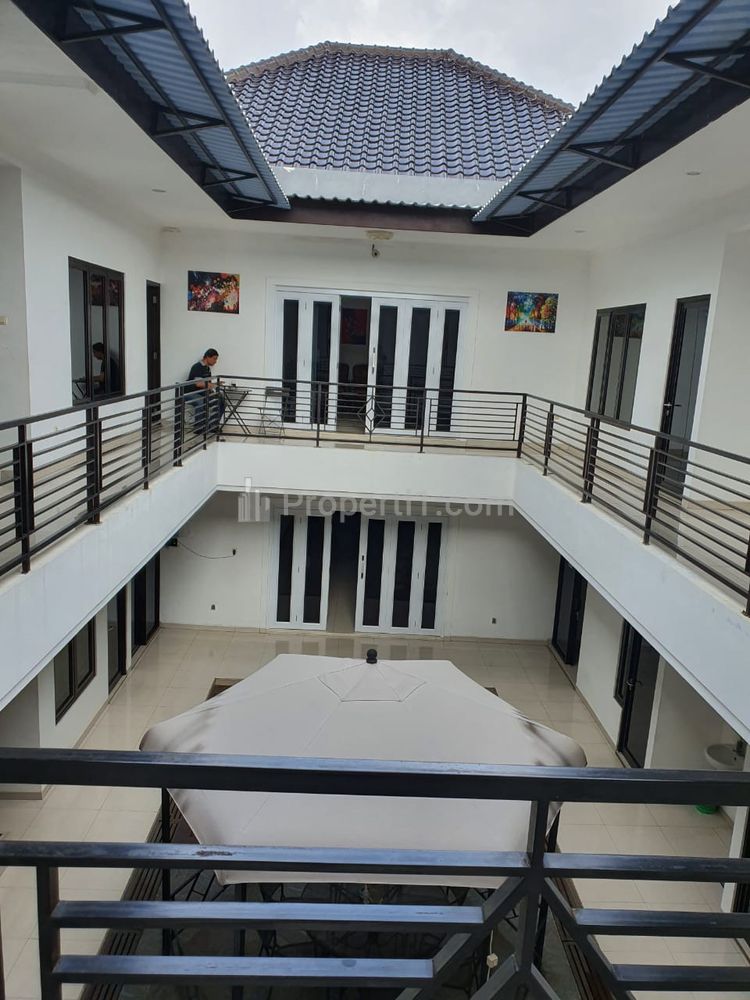 Jual Rumah dan Kantor di Raya Jatipadang Jakarta Selatan