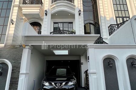 Dijual Rumah American Classic Town House Permata 2 Residence, Jagakarsa, Kota Jakarta Selatan