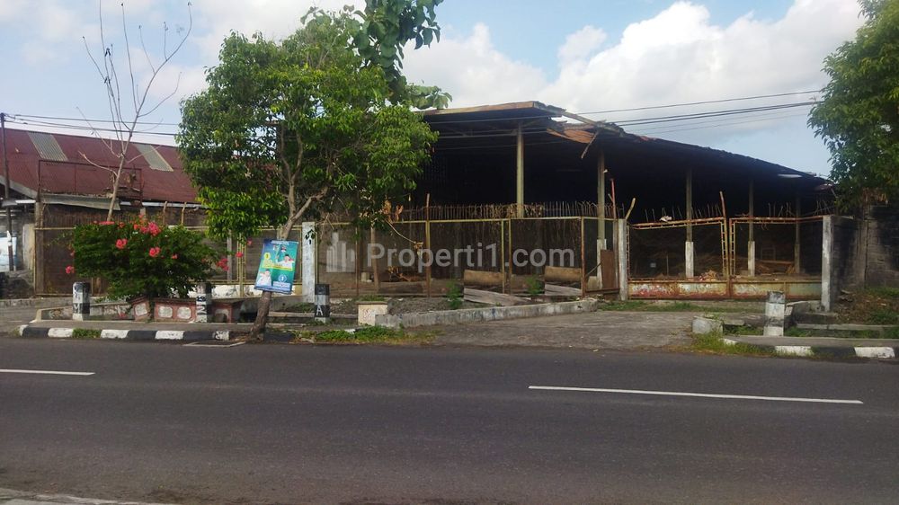 Dijual Tanah Beserta Bangunan Luas 1.1 Hektar Lokasi Raya Umbulharjo Yogyakarta