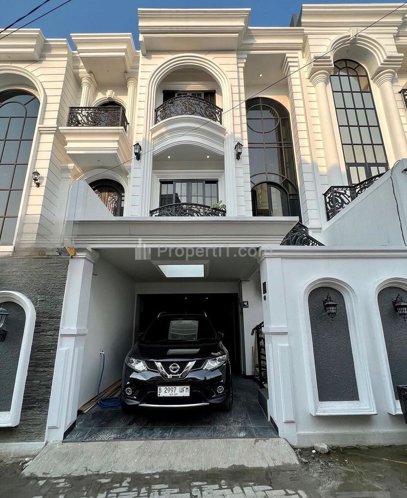 Jual Rumah American Classic Town House Permata 2 Residence, Jagakarsa, Jakarta Selatan