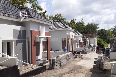 Jual Rumah dalam Komplek Mangku Jalan Aspal di Bangunjiwo Kasihan Bantul Yogyakarta