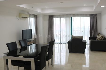 Sewa Apartemen Bukit Golf Tower B Lantai 12, 3+1 Kamar Tidur Full Furnished, Hadap Golf, di Pondok Indah, Jakarta Selatan