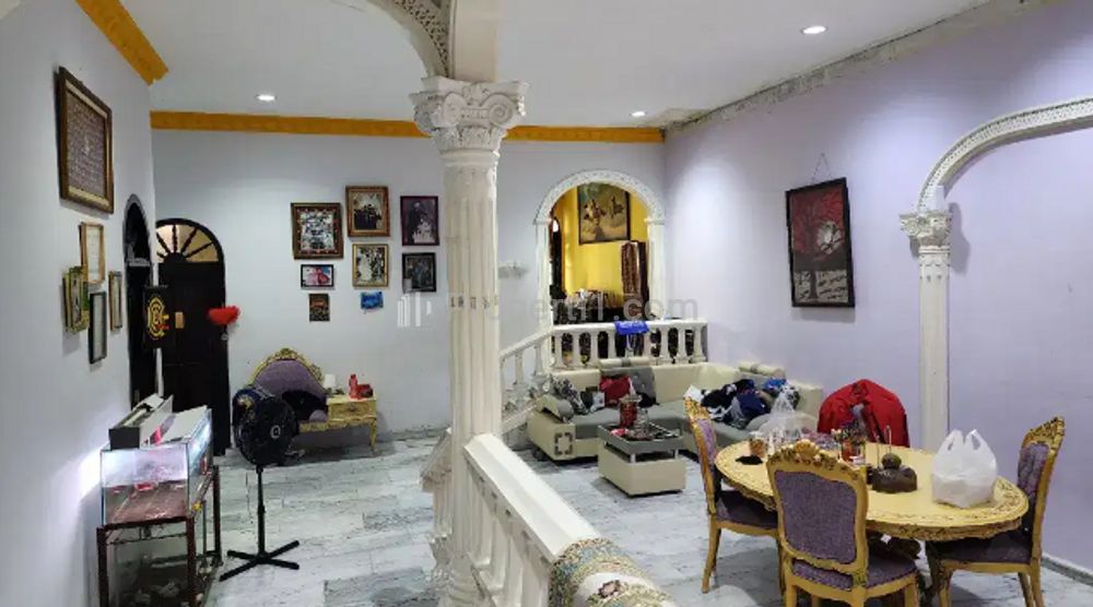 Dijual Rumah Bonus 3 Kios di Pancoran, Jakarta Selatan
