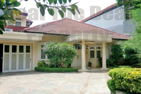 Dijual Rumah 2 Lantai di Menteng Jakarta Pusat Lokasi Strategis STDD0012