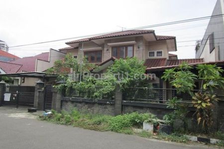 Jual Rumah Mewah di Komplek Margorejo Indah Surabaya