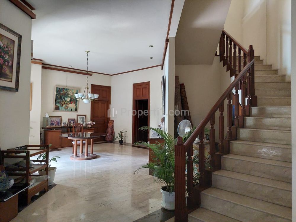 Rumah Dijual Harga di Bawah NJOP di Patra Kuningan, Jakarta Selatan
