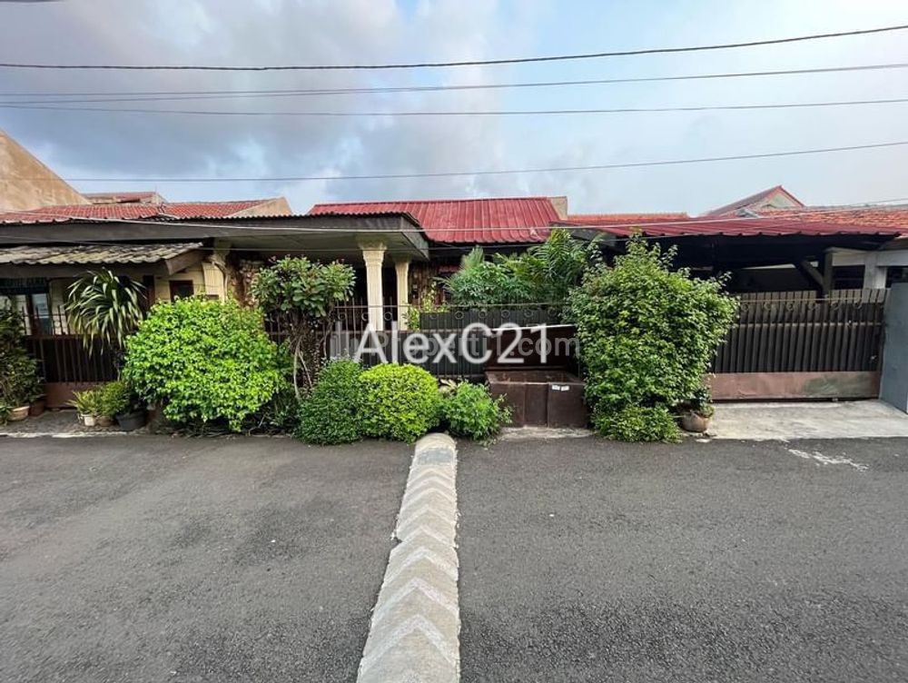 Dijual Rumah Tua Strategis Komplek di Kemanggisan 2 Menit dari Binus, Palmerah, Jakarta Barat