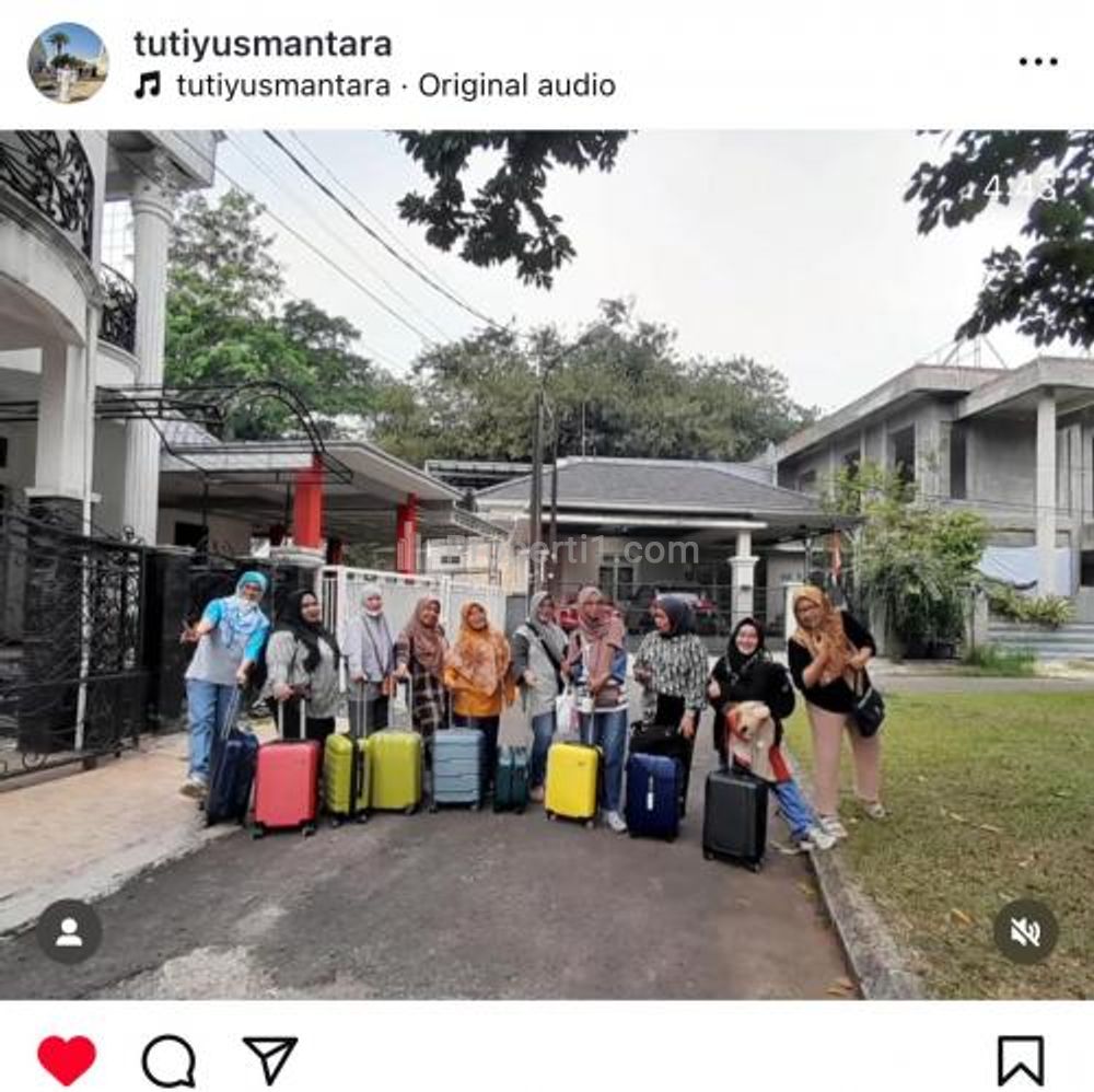 Jual Rumah di Telaga Kahuripan Ciseeng Bogor - 4 Kamar Tidur Semi Furnished - Desain American Klasik di Dalam Cluster Teras Candraloka
